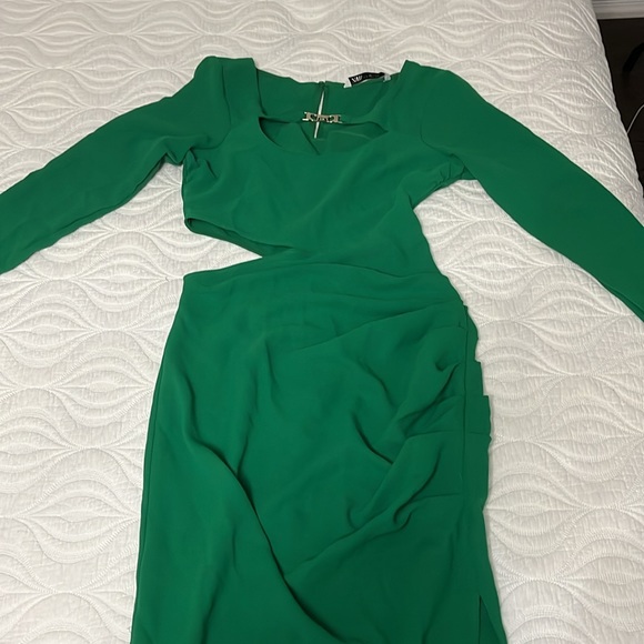 Zara green dress with cut outs - Picture 2 of 4